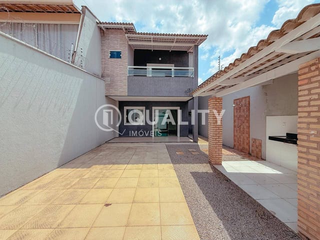 Casa com 175m² 4 quartos e 4 banheiros, à venda, no bairro Jardim Cearense em Fortaleza