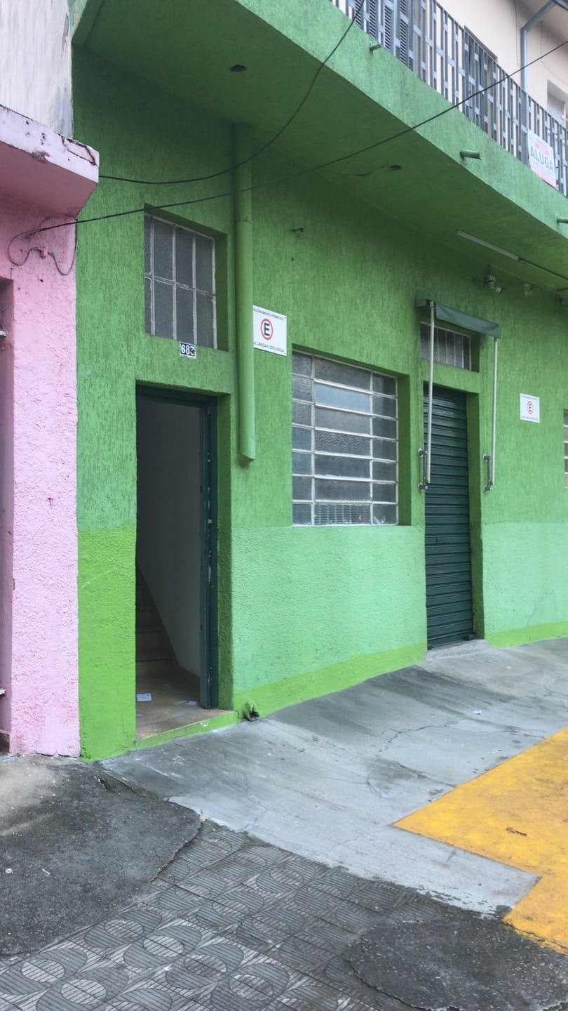 Casa para alugar com 2 quartos, 70m² - Foto 1
