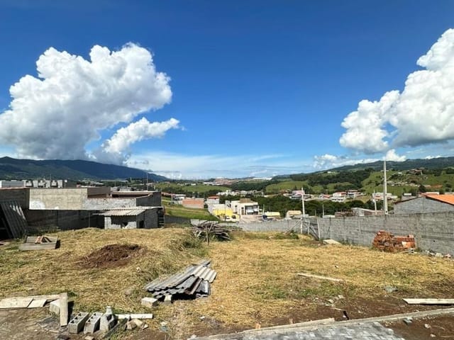 Casa com 2000m², à venda, no bairro Recanto do Sol em Extrema