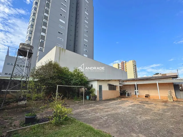 Casa para alugar, no bairro Centro em Apucarana