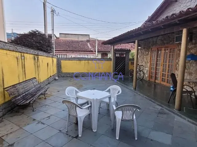 Casa com 374m² 2 quartos e 2 banheiros, à venda, no bairro Campo Grande em Rio de Janeiro