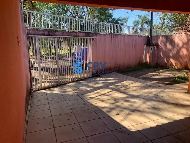 Casa com 180m² 3 quartos e 2 banheiros, à venda, no bairro Portuguesa em Londrina