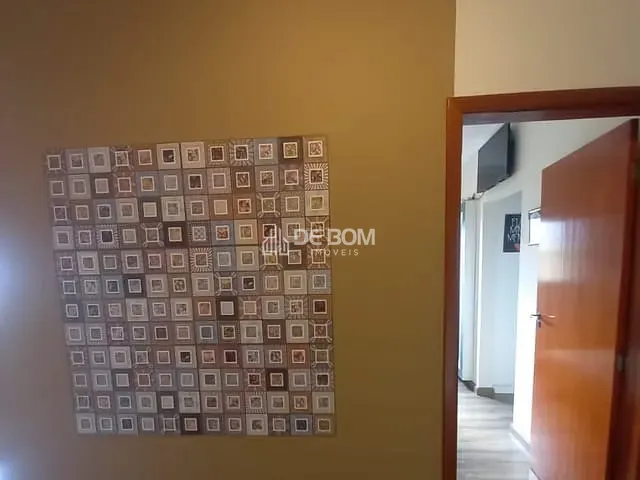 Casa com 300m² 3 quartos e 2 banheiros, à venda, no bairro Loteamento Jardim Nova Europa em Poços de Caldas