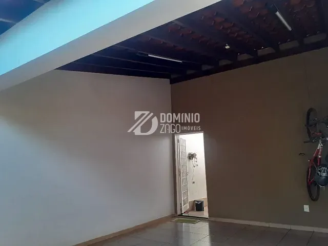 Casa com 300m² 3 quartos e 3 banheiros, à venda, no bairro Serra Dourada em Uberaba