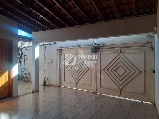 Casa com 300m² 3 quartos e 3 banheiros, à venda, no bairro Serra Dourada em Uberaba