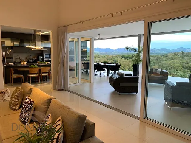 Casa com 985m² 3 quartos e 4 banheiros, à venda, no bairro Condomínio Lagoa Silvana - Parques do Vale em Caratinga