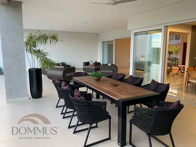 Casa com 985m² 3 quartos e 4 banheiros, à venda, no bairro Condomínio Lagoa Silvana - Parques do Vale em Caratinga