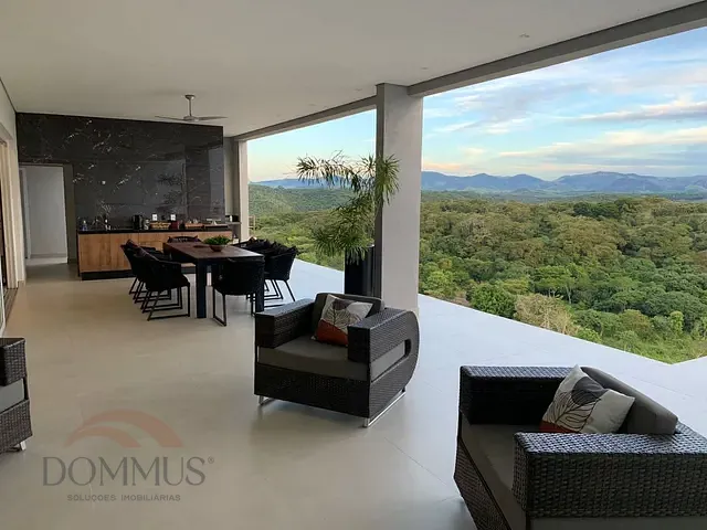 Casa com 985m² 3 quartos e 4 banheiros, à venda, no bairro Condomínio Lagoa Silvana - Parques do Vale em Caratinga