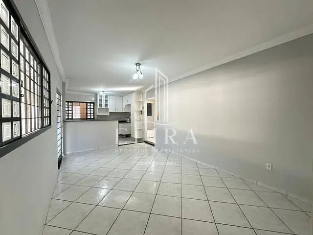 Casa com 300m² 4 quartos e 3 banheiros, à venda, no bairro Jardim Guanabara em Americana