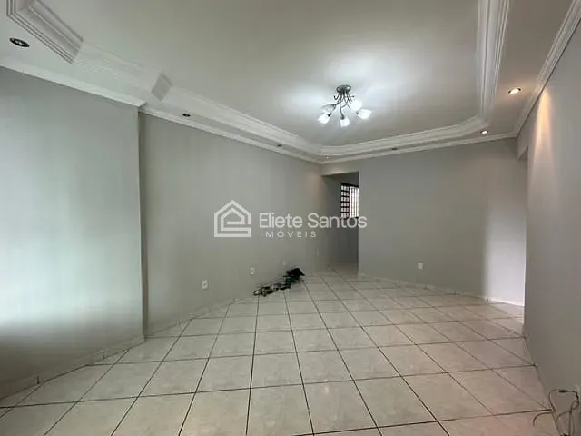 Casa com 300m² 4 quartos e 3 banheiros, à venda, no bairro Jardim Guanabara em Americana