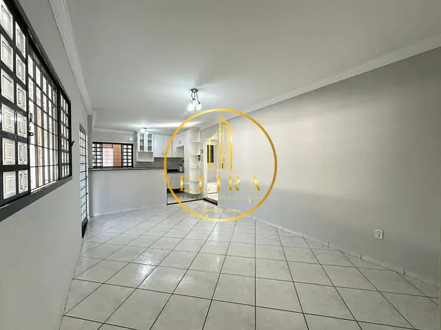 Casa com 300m² 4 quartos e 3 banheiros, à venda, no bairro Jardim Guanabara em Americana
