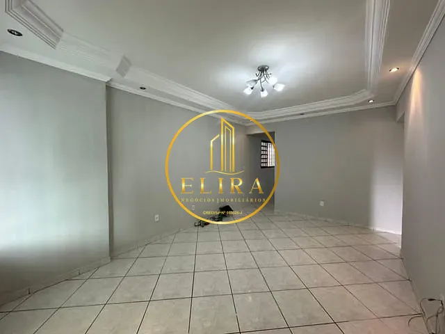 Casa com 300m² 4 quartos e 3 banheiros, à venda, no bairro Jardim Guanabara em Americana