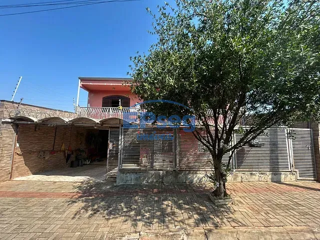 Casa com 280m² 5 quartos e 2 banheiros, à venda, no bairro Conjunto Parigot de Souza 3 em Londrina