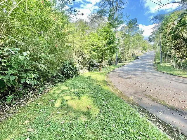 Casa com 4199m² 3 quartos e 4 banheiros, à venda, no bairro Moinho Velho em Embu das Artes