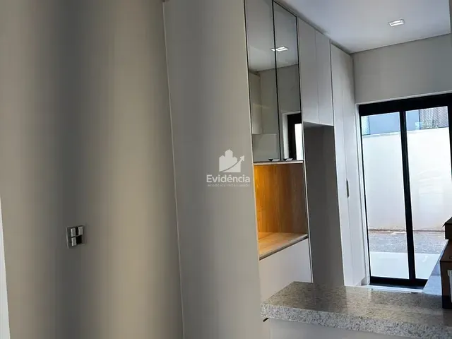 Casa 3 quartos e 2 banheiros, à venda, no bairro Jardim Ecoville I em Cambé