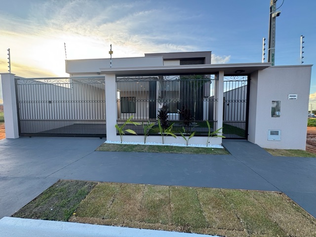 Casa com 250m² 3 quartos e 1 banheiro, à venda, no bairro Residencial Veneza em Nova Mutum