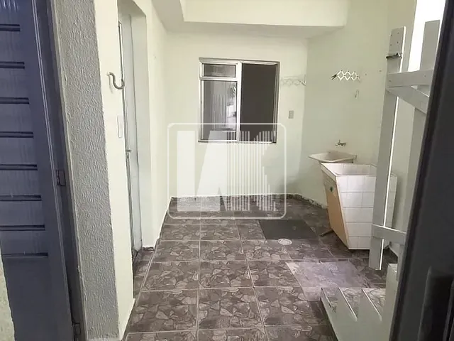 Casa com 285m² 2 quartos e 2 banheiros, à venda, no bairro Vila Palmares em Santo André