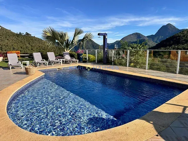 Casa com 12000m² 5 quartos e 8 banheiros, à venda, no bairro Cuiabá em Petrópolis