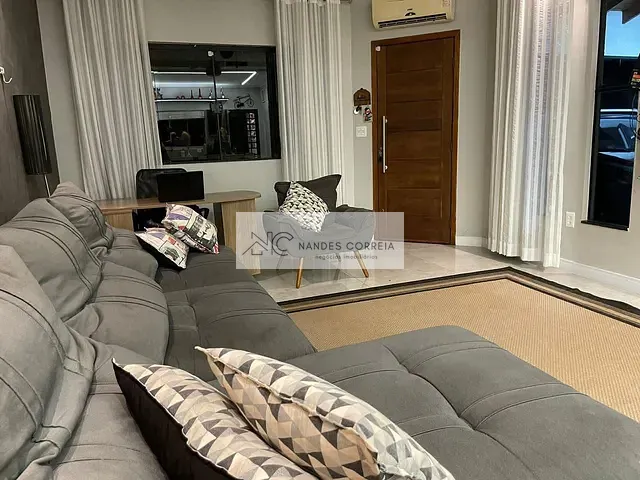 Casa 2 quartos e 3 banheiros, à venda, no bairro Vila Romana em Ibiporã
