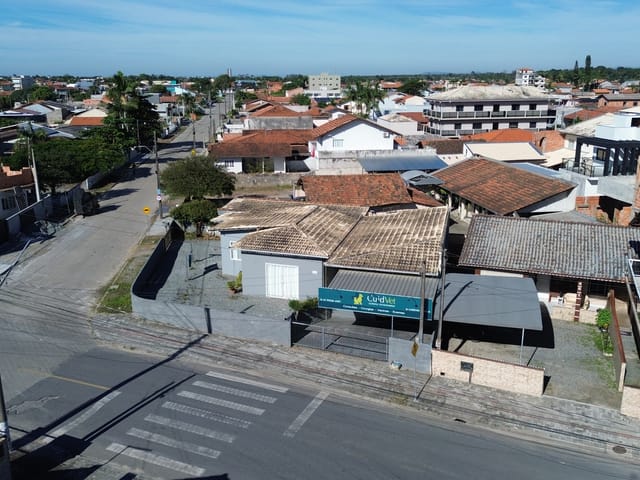 Foto do Casa - Casa para locação com sala comercial, Bairro Centro, Balneário Barra do Sul, SC | North Center