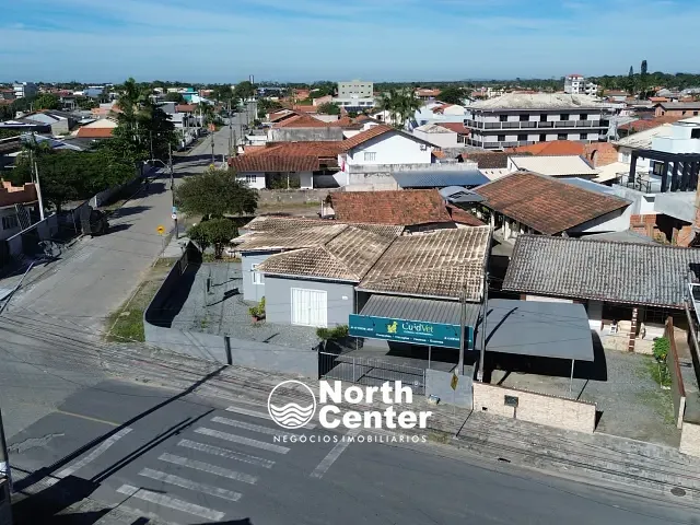 Casa 1 quarto e 1 banheiro, à venda, no bairro Centro em Balneário Barra do Sul