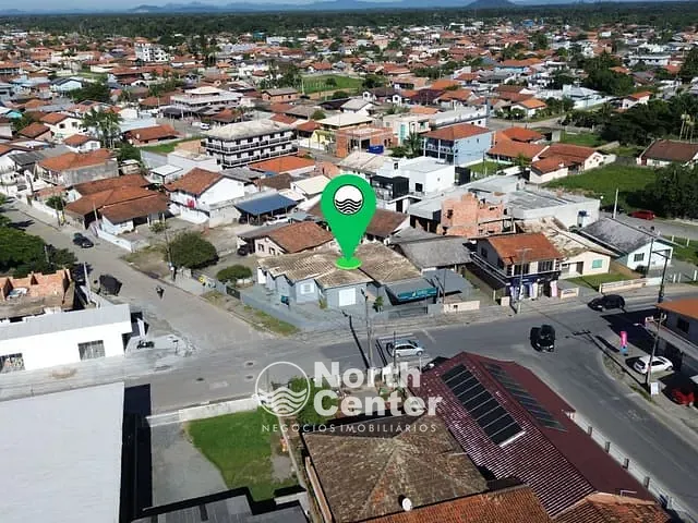 Casa 1 quarto e 1 banheiro, à venda, no bairro Centro em Balneário Barra do Sul