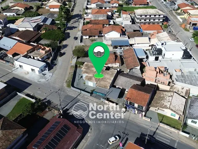 Casa 1 quarto e 1 banheiro, à venda, no bairro Centro em Balneário Barra do Sul