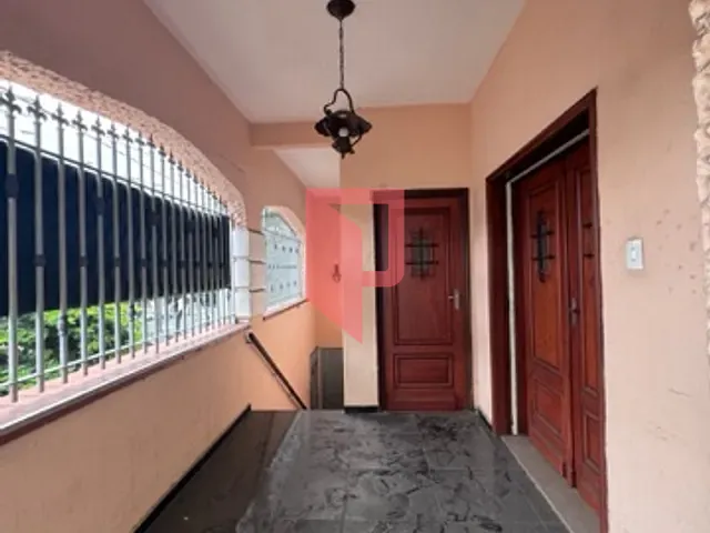 Casa com 166m², para alugar, no bairro Lourdes em Belo Horizonte