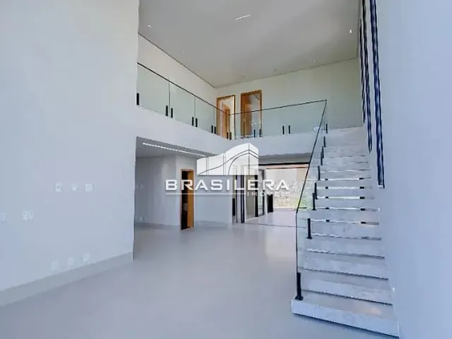 Casa com 300m² 3 quartos e 5 banheiros, à venda, no bairro 03 em Senador Canedo