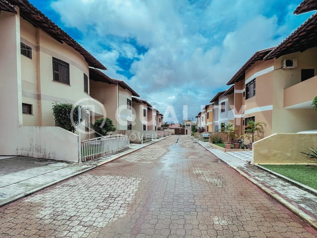 Casa 4 quartos e 4 banheiros, para alugar, no bairro Sapiranga-Coité em Fortaleza