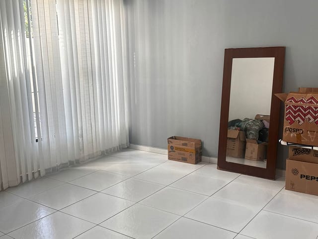 Casa com 360m² 3 quartos e 2 banheiros, à venda ou para alugar, no bairro Extensão do Bosque em Rio das Ostras