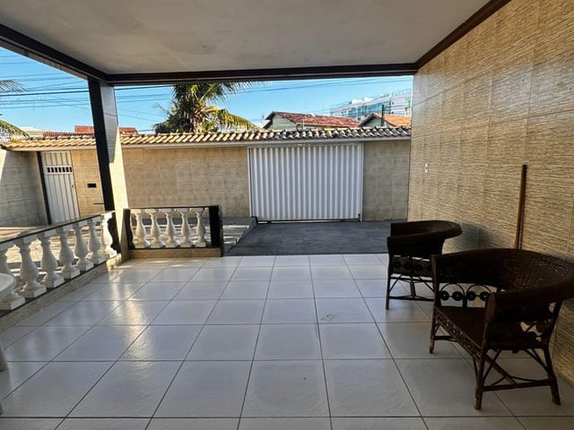 Casa com 360m² 3 quartos e 2 banheiros, à venda ou para alugar, no bairro Extensão do Bosque em Rio das Ostras