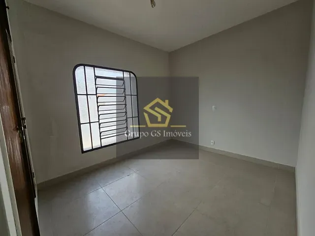 Casa com 400m², para alugar, no bairro Centro em Vinhedo