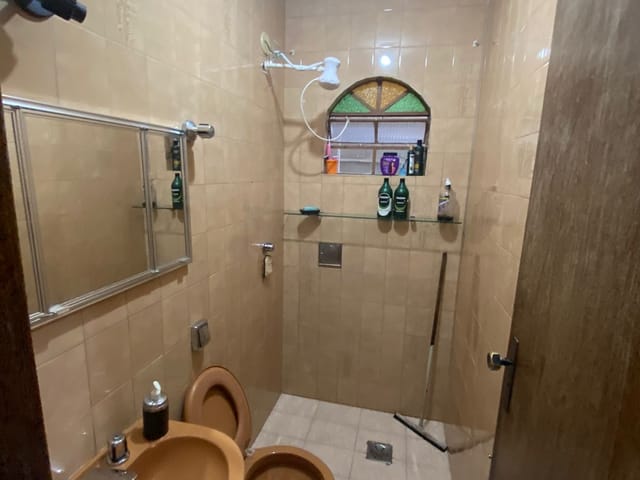 Casa 2 quartos e 1 banheiro, à venda, no bairro Primeiro de Maio em Belo Horizonte