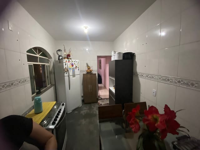 Casa 2 quartos e 1 banheiro, à venda, no bairro Primeiro de Maio em Belo Horizonte