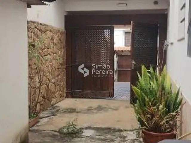 Casa com 400m² 4 quartos e 2 banheiros, à venda, no bairro Centro em Três Rios