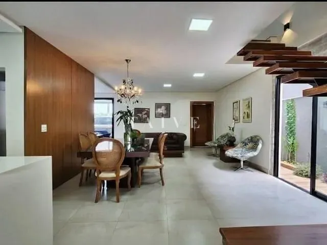 Casa 3 quartos e 4 banheiros, à venda ou para alugar, no bairro Conjunto Habitacional Alexandre Urbanas em Londrina