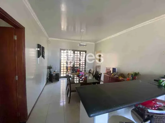 Casa com 360m² 3 quartos e 2 banheiros, à venda, no bairro Veredas da Cidade em Araxá
