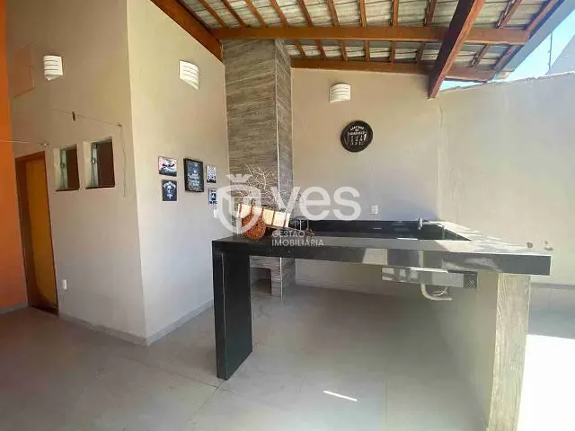 Casa com 360m² 3 quartos e 2 banheiros, à venda, no bairro Veredas da Cidade em Araxá