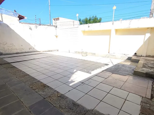Casa 3 quartos e 3 banheiros, à venda, no bairro Jabotiana em Aracaju