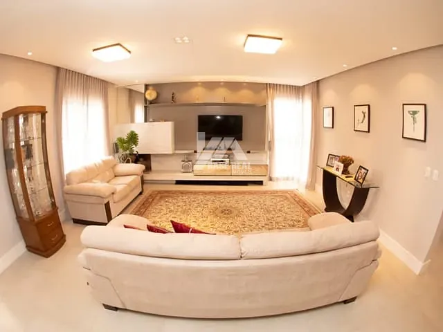 Casa com 320m², à venda, no bairro Colonia Dona Luiza em Ponta Grossa