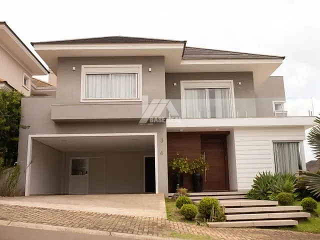 Casa com 320m², à venda, no bairro Colonia Dona Luiza em Ponta Grossa
