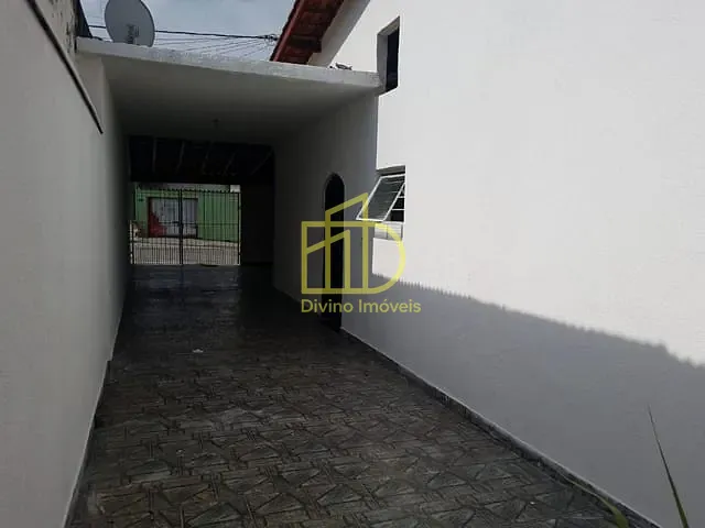 Casa com 250m² 4 quartos e 2 banheiros, à venda, no bairro Parque Vitória Régia em Sorocaba
