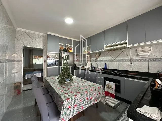 Casa com 300m² 4 quartos e 3 banheiros, à venda, no bairro Jardim Guanabara em Americana