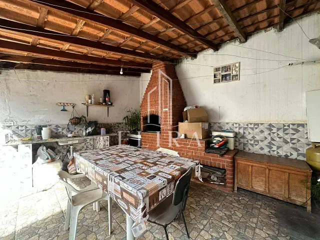 Casa com 300m² 4 quartos e 3 banheiros, à venda, no bairro Jardim Guanabara em Americana