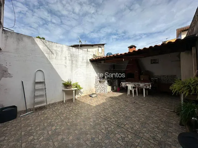 Casa com 300m² 4 quartos e 3 banheiros, à venda, no bairro Jardim Guanabara em Americana