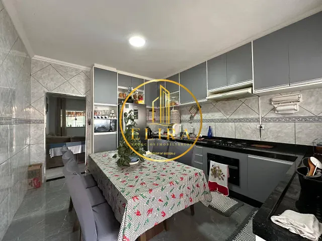 Casa com 300m² 4 quartos e 3 banheiros, à venda, no bairro Jardim Guanabara em Americana