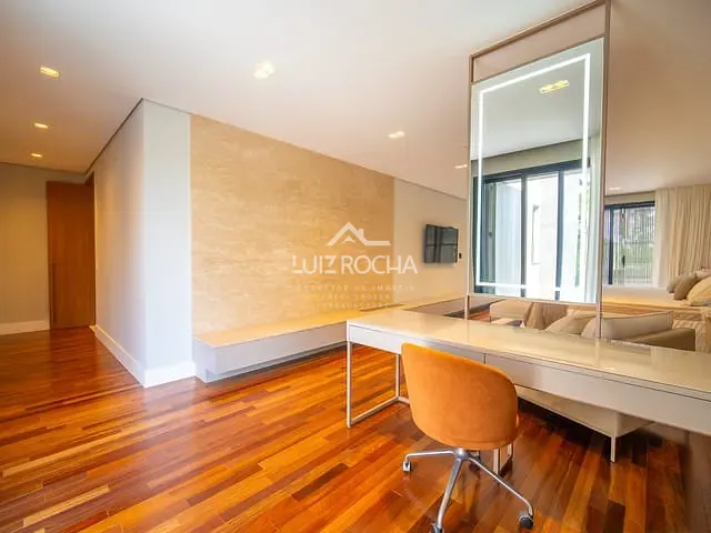 Casa com 2500m² 5 quartos e 8 banheiros, à venda, no bairro Jardim Torino em Cotia