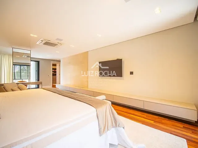 Casa com 2500m² 5 quartos e 8 banheiros, à venda, no bairro Jardim Torino em Cotia