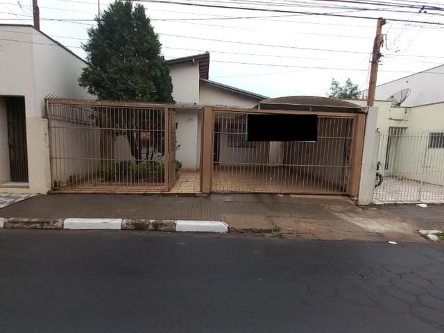 Casa com 546m² 3 quartos e 2 banheiros, à venda, no bairro Centro em Tatuí